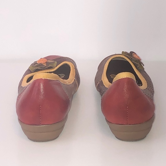 VIA VENETO Floral Slip On Shoes ((size 9)) - Picture 6 of 8